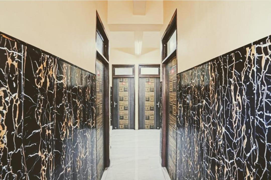 Hotel The M M Continental- New Delhi Railway Station Exterior photo